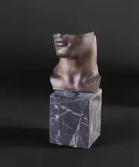 Bez tytułu by Igor Mitoraj, brąz, podstawa ze sztucznego marmuru, sold Apr 2006