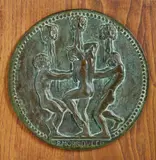 Publio Morbiducci, Medaglia raffigurante tre giovani alla fonte, sculpture