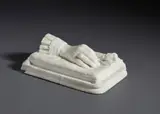 Mano femminile con rosa by Scultore Italiano Del Xix Secolo, sculpture, sold Dec 2024