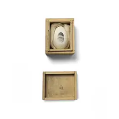Piero Manzoni, UOVO, sculpture
