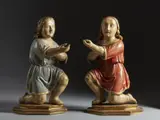 Coppia di angeli annuncianti in legno policromo by Scultore Italiano Del Xvii Secolo, sculpture, sold Apr 2023