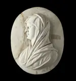 Ovale in marmo con profilo di figura femminile ammantata by Scultore Italiano Del Xviii Secolo, sculpture, sold Apr 2023