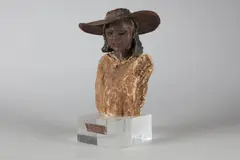Lino Sanzeni, Donna con cappello, sculpture