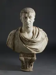Scultore Italiano Del Xviii Secolo, Busto di togato in marmo, da modello archeologico, sculpture
