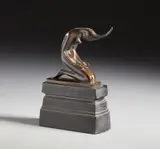 Hamspohn, Figura femminile inginocchiata, sculpture