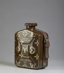 Erik Salin, Jerrycan Vuitton logo, sculpture
