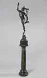 Mercurio in bronzo su colonna in marmo verde, dal modello di Giambologna by Bronzista Italiano Del Xx Secolo, sculpture, sold May 2022