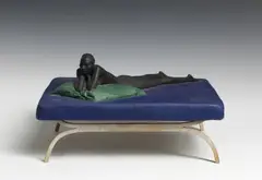 Giuseppe Bergomi, Letto blu con figura distesa, sculpture