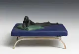 Giuseppe Bergomi, Letto blu con figura distesa, sculpture