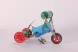 Enrico Baj, Roll-dragster, sculpture