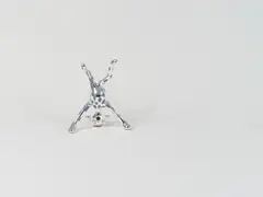 Massimo Lunardon, Alieno, 2021, Borosilicate galss, mirrored