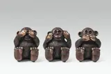 Gottfried Kumpf, Three monkeys »Speak no evil, see no evil, hear no evil«, 2014, bronze