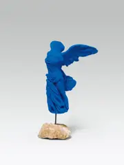 Yves Klein, La victoire de Samothrace /, 1962, resin, pigment, synthetic binder on plaster, fitted on stone