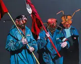 Deborah Sengl, May Day demonstration (Maiaufmarsch Menschen mit Ameisenköpfen und Fahnen)
