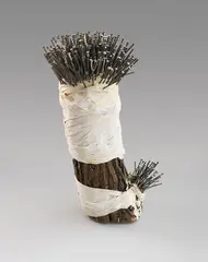 Günther Uecker, Stamm, 1998, Sculpture. Nails, paint and canvas on tree stump
