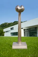 Fritz Koenig, Mona II, 1971, Bronze