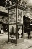 Walter Dexel, 2 Bll.: Plakatentwurf Ausst. Käthe Kollwitz Kunstverein Jena. Fotografie Fernsprechzelle, 1928, Collage
