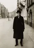 August Sander, Der Maler Anton Räderscheidt, 1926, Black and white photograph