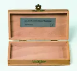 Robert Filliou, Optimistic Box No. 3: so much better if you can't play chess