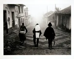 Flor Garduño, Camino al camposanto, Ecuador 1988, 1993 print