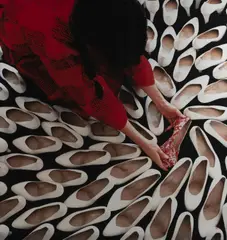 Mari Hirata, To Reach - To Hold, c-type print 2/20