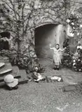 Stanko Abadžić, In The Old Yard (Prague), 2000/2007, silver gelatin print