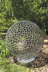 Bronwyn Oliver, Shell 2003, 2003, copper rod on bronze base