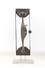 Stefan Krygier, Konflikty, 1970-1971, brąz patynowany i złocony, podstawa ze stali nierdzewnej