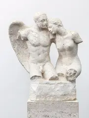 Igor Mitoraj, Całujący anioł, 2004, trawertyn