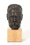 Antoni Miszewski, Głowa Marszałka Józefa Piłsudskiego, 1927, brąz patynowany, drewniany postument