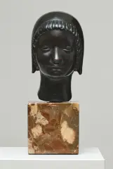 Henryk Kuna, Głowa dziewczynki w kapturku, 1910, brąz, odlew późniejszy