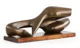 Leżąca by Tadeusz Łodziana, 1957, brąz patynowany, sold Sep 2021