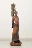 Przemysław Lasak, Wojowniczka z chorągwią, 2009, beton, ceramika, szkliwo, drewno, blacha miedziana