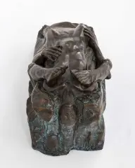 Barbara Falender, Sarkofag (Romeo i Julia), 1984-1985, brąz