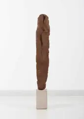 Bożenna Biskupska, z cyklu Misterium czasu nr 1, 1982, konopia włóknista, len, żywica, konstrukcja metalowa