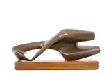 Tadeusz Łodziana, Leżąca, 2 poł. XX w., brąz, podstawa drewniana
