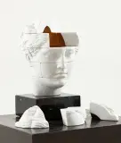 Michał Jackowski, Empty gold, 2022, marmur, złoto