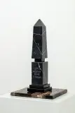 Marta Banaszak, Qvid aquam pene turbas, 2020, marmur Nero Sahara, marmur Nero Belgia, marmur Grigio Carnico