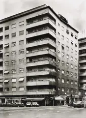 Auktion 329, Los 431 by Thomas Struth, 1988, Gelatinesilberabzug von 1989, sold Nov 2013