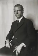 "Der Maler Otto Dix" by August Sander, Gelatinesilberabzug von 1991 auf Agfa-Papier, sold Nov 2014