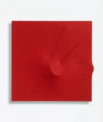 Rosso by Agostino Bonalumi, Acryl auf nach außen gestülpter Leinwand, sold Nov 2014