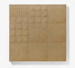 Jiri Hilmar, Ohne Titel, 1976, Pergamentpapier-Quadrate mit jeweils einer in Falten gelegten Ecke, auf Leinen, auf Holz aufgezogen