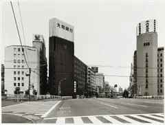 Thomas Struth, "Gotanda. Tokyo", Gelatinesilberabzug von 1989 auf Agfa-Papier