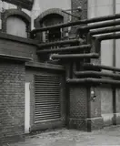 Hilla Becher, Walls and conduits (Motiv 10), Offsetdruck
