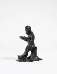Jörg Immendorff, Affe, sitztend mit Buch, Bronze