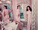 Tina Barney, Jill and Polly in the Bathroom, 1987, Chromogenic print, flush-mounted