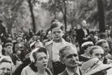 Diane Arbus, Boy above a Crowd, N.Y.C.