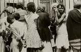 Walker Evans, Breadline, Havana, 1933, Gelatin silver print, printed later