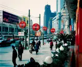 Thomas Struth, Wangfujing Dong Lu, Shanghai, 1997, Chromogenic print, face-mounted to Plexiglas