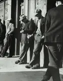 Dorothea Lange, Unemployed Men on Howard Street, San Francisco